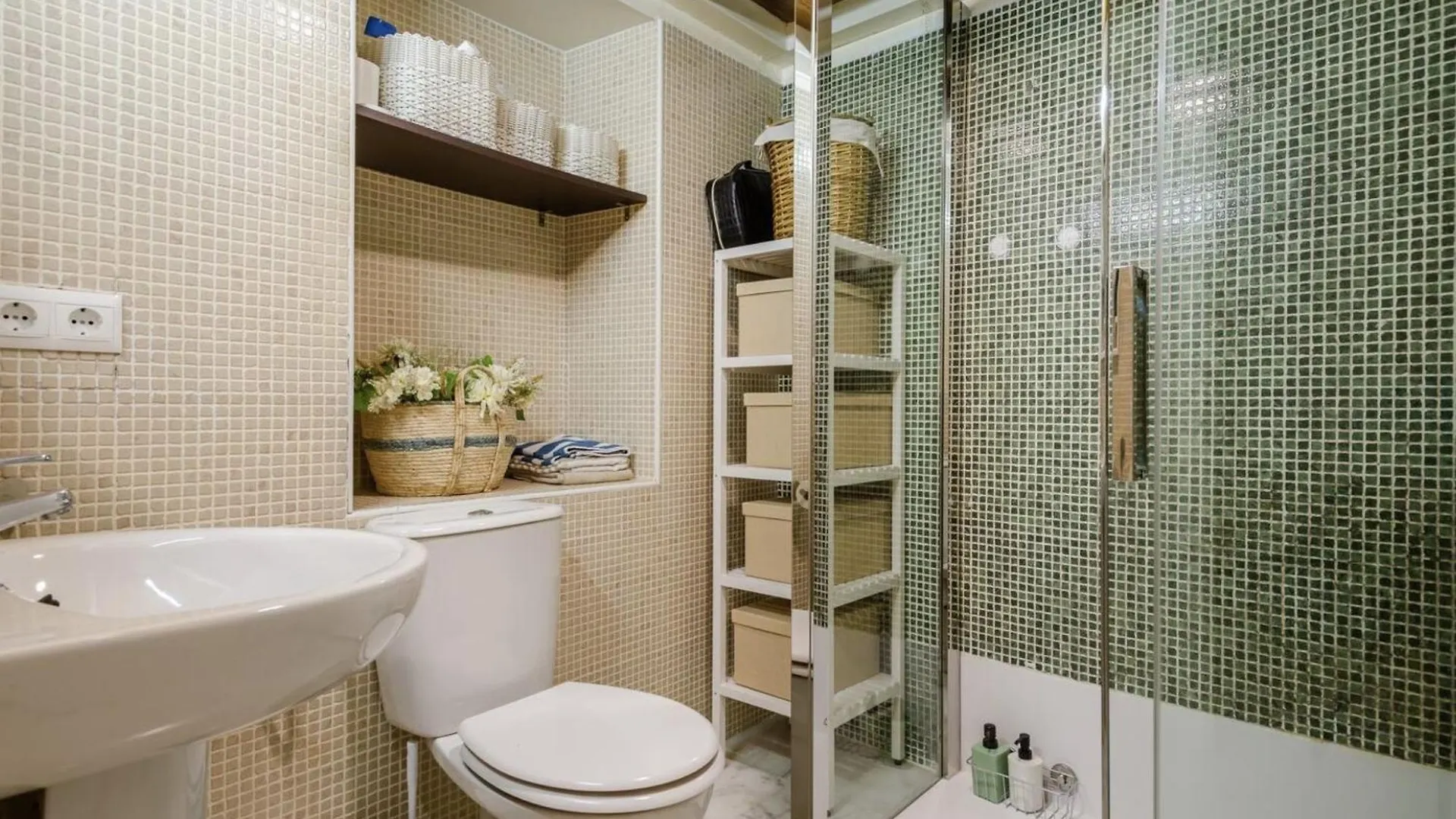 Loft En Centro De Sevilla Con Parking Gratis 0*, Seville Spain