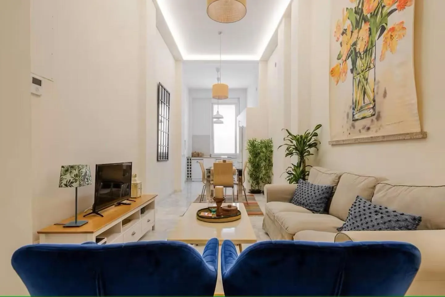 Loft En Centro De Sevilla Con Parking Gratis contacts
